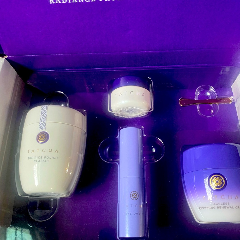 BNWB*TATCHA BESTSELLER KIT NEVER OPENED FULL SIZED